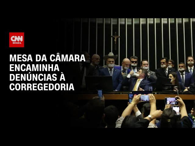 Novo chama de “perseguição política” pedido de suspensão contra Van Hattem