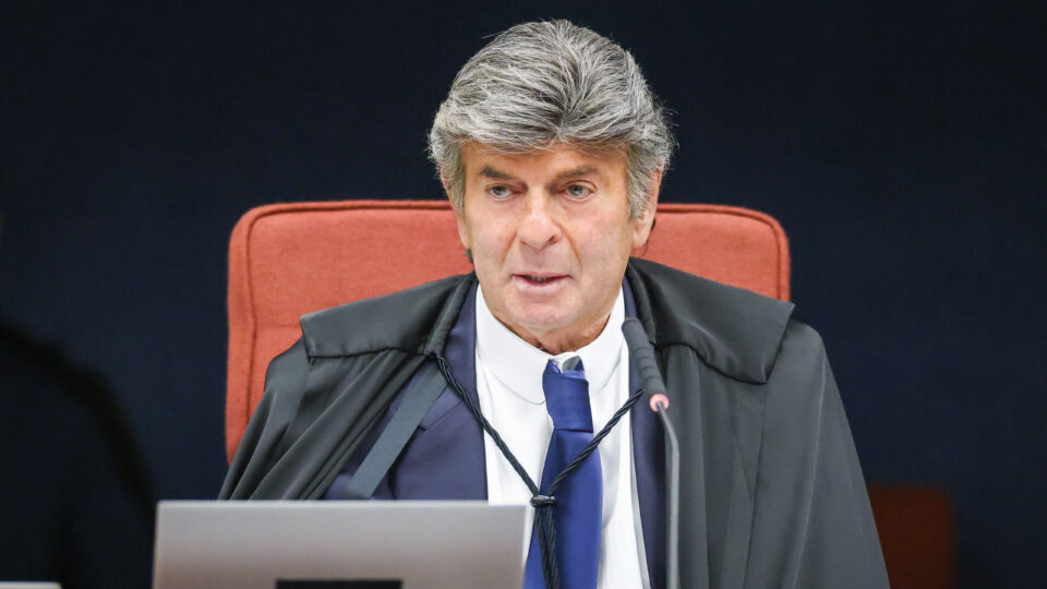 PT reclama de voto de Fux e diz que ministro trai a democracia
