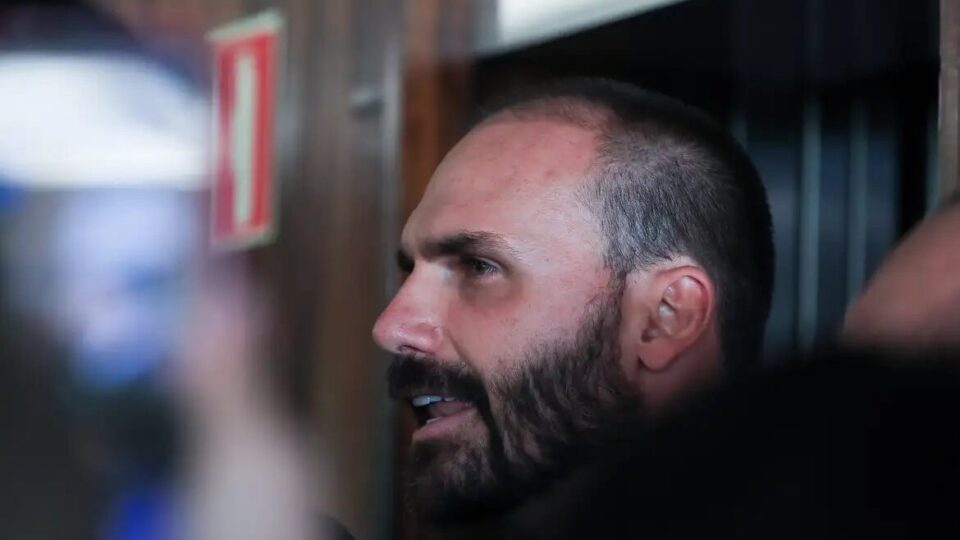 Eduardo Bolsonaro manda recado à ala do PL que defende anistia sem o ex-presidente