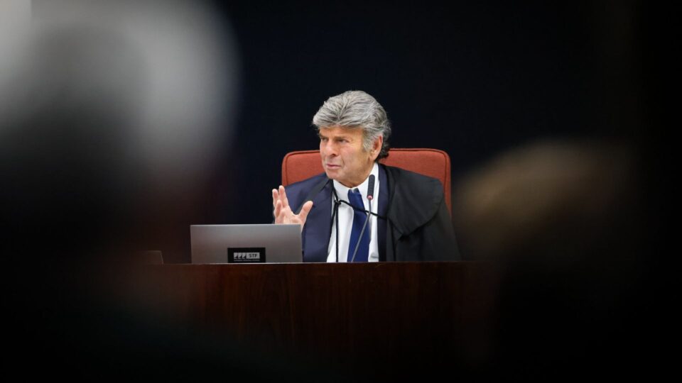 Fux rejeita condenação de Bolsonaro e demais réus por organização criminosa