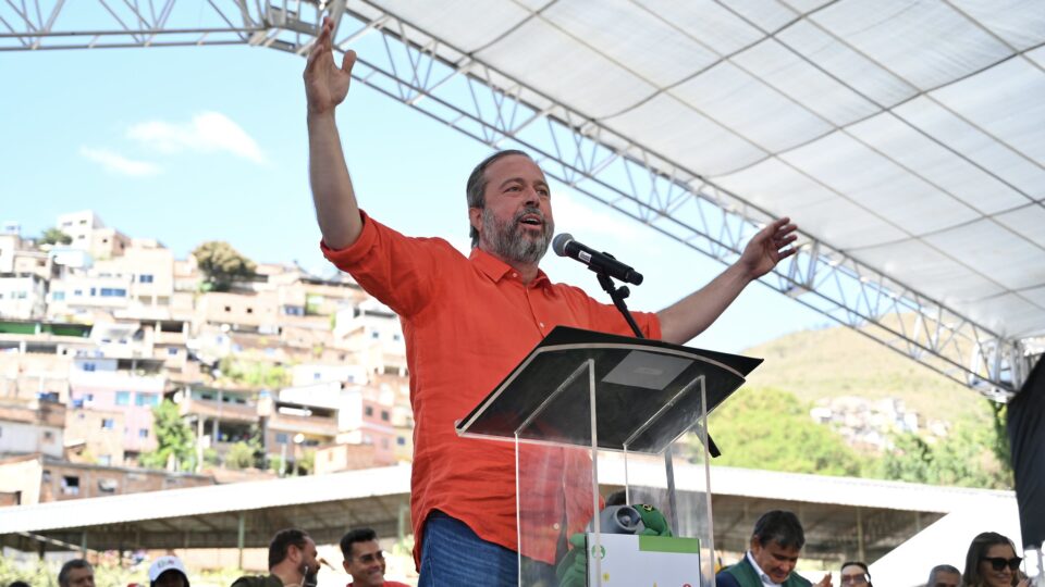 Silveira recua e afasta possibilidade de uso militar da energia nuclear