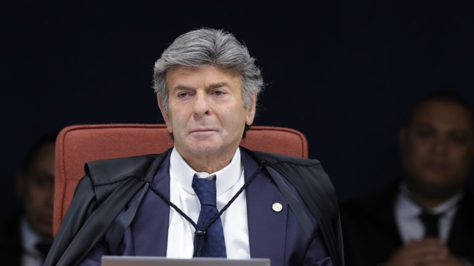 O que acontece se o ministro Fux pedir vista no julgamento de Bolsonaro?