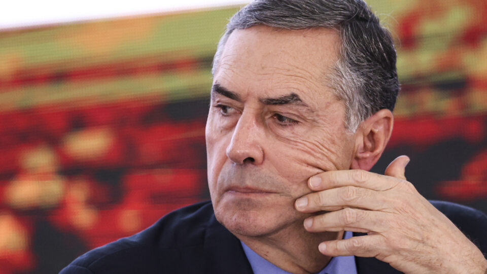Barroso diz que julgamento de Bolsonaro vai “empurrar extremismo para margem da história”