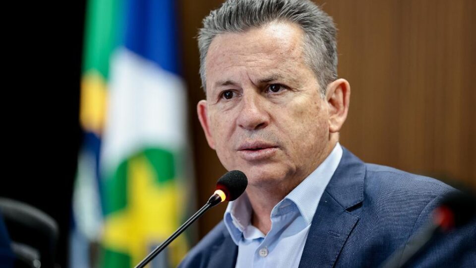 Mauro Mendes, governador do Mato Grosso, sofre queda de 3 metros