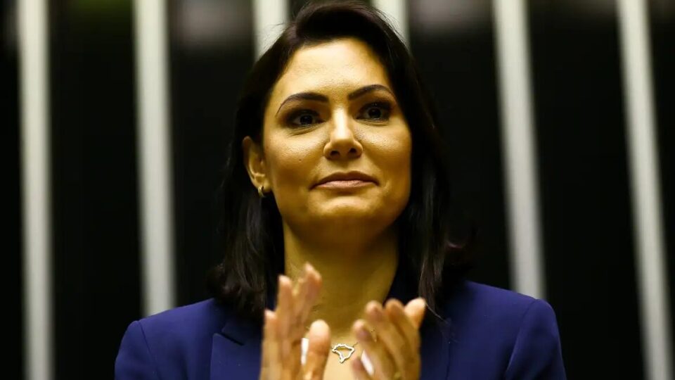 Michelle Bolsonaro afirma que julgamento no STF é “teatro marcado por ilegalidades”