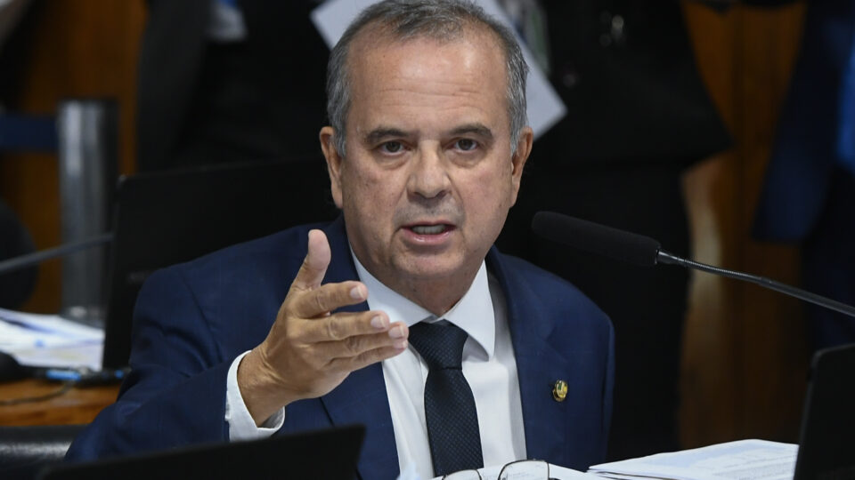 Governo tenta manobrar para tirar líder da oposição da CPMI do INSS