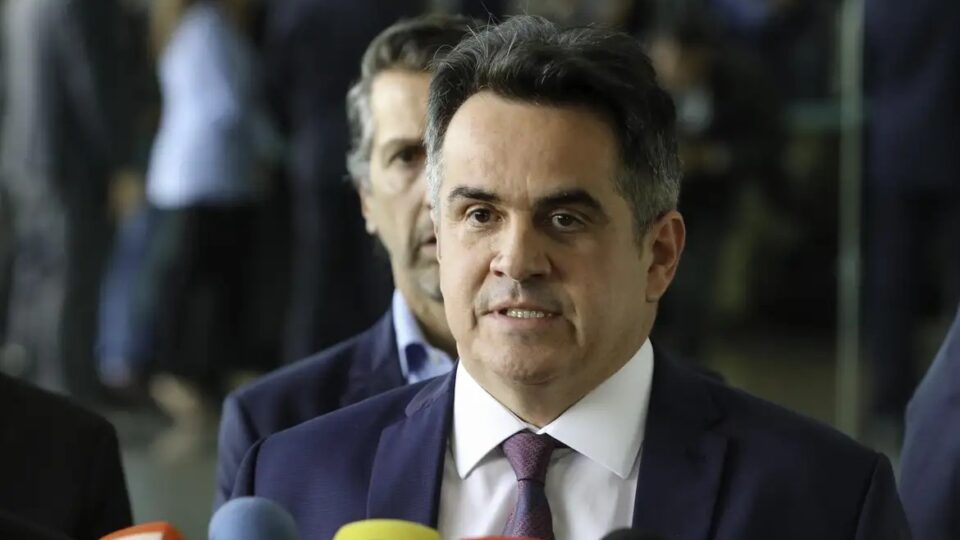 Eduardo Bolsonaro atrapalhou projeto político da direita para 2026, diz Ciro Nogueira