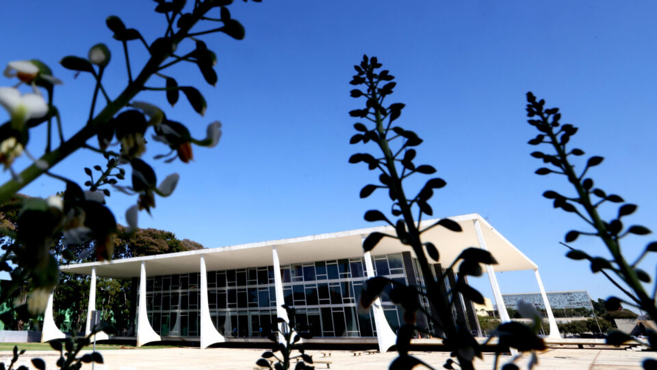 STF dá prazo para Congresso legislar contra perda de empregos por automação e IA