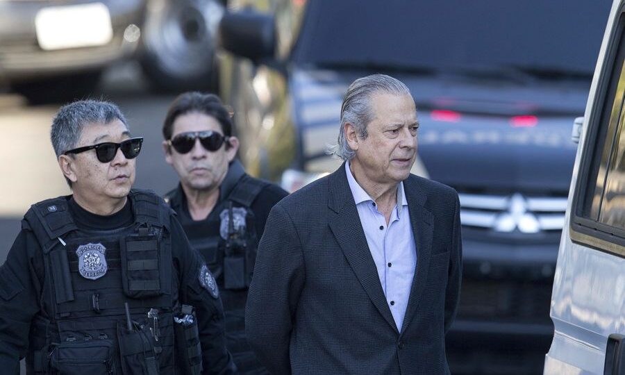 Erro do MPF exclui Dirceu e Genoíno de processo relacionado ao mensalão, diz STJ