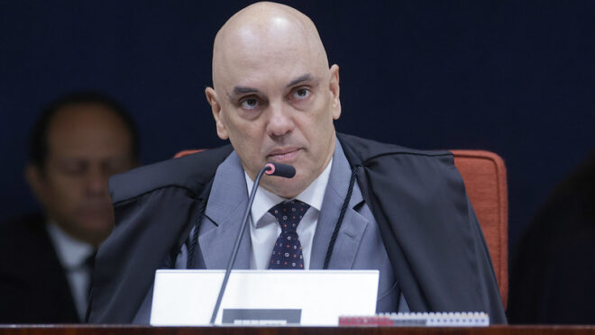 Moraes admite que documento usado por PGR em acusação não consta nos autos