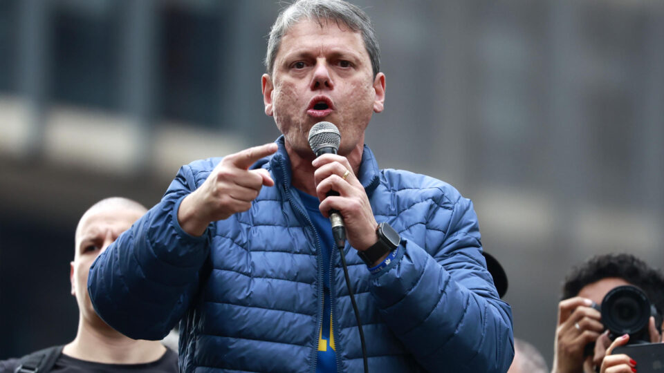 Tarcísio manifesta solidariedade com governador do Rio: crime é problema maior que economia