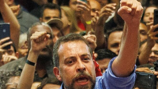 Boulos faz meio de campo entre Lula e sindicalistas em plano para estatizar gigante brasileira das armas