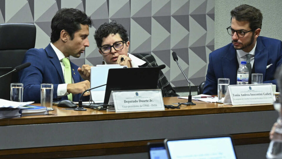 CPMI apura se denúncias de fraudes no INSS surgiram após “guerra entre sindicatos” por filiados