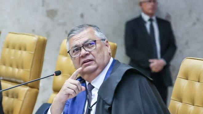 Dino marca julgamento de Filipe Martins e outros réus do “Núcleo 2” de suposto golpe