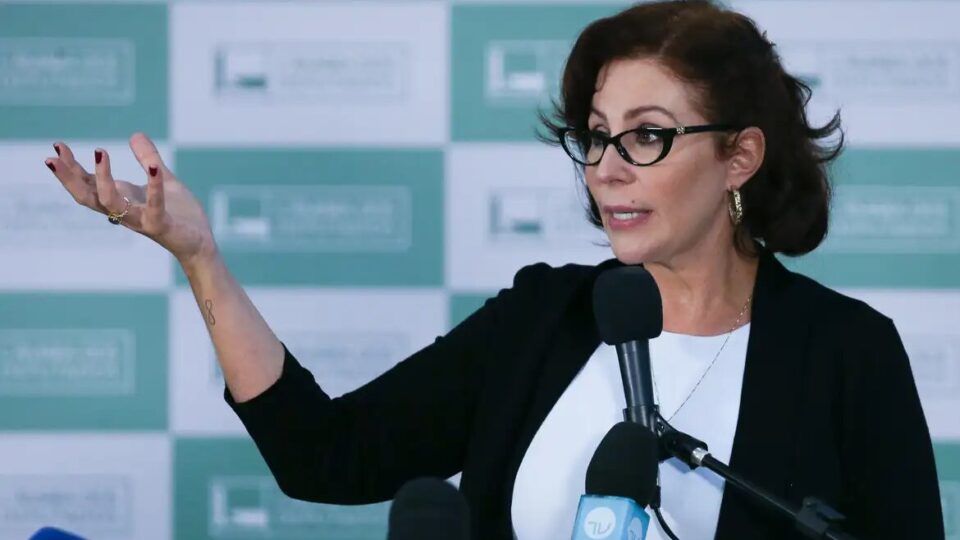 Defesa de Zambelli critica AGU e questiona vazamento de parecer do MP italiano