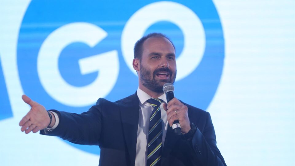 Defensoria pede que STF rejeite denúncia contra Eduardo Bolsonaro