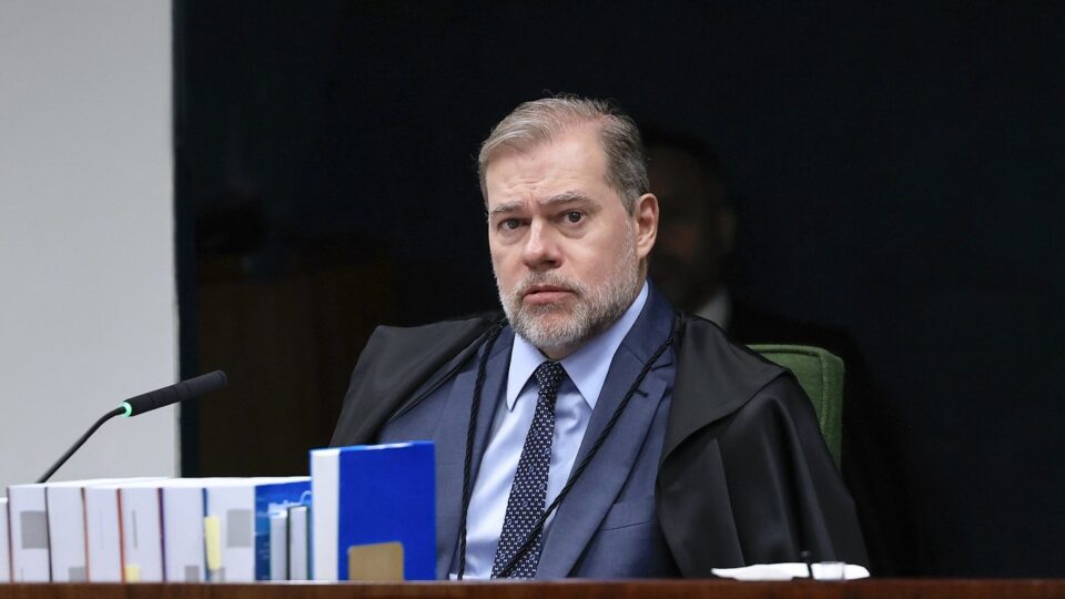 Toffoli chora em sessão do STF e diz que só ministros têm “dimensão” da cadeira
