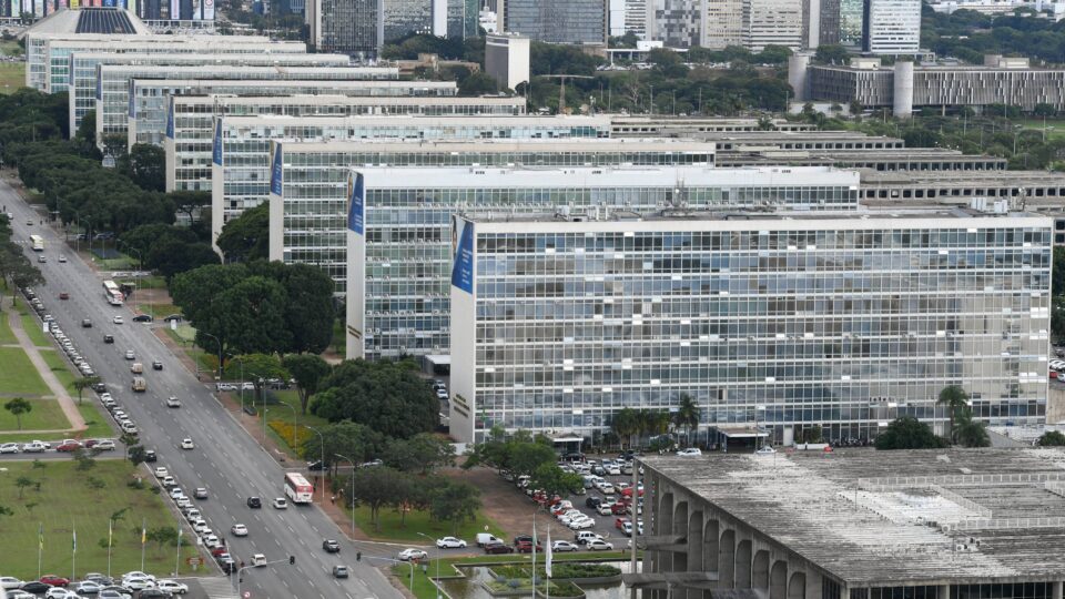 PEC da reforma administrativa é protocolada na Câmara; veja as mudanças propostas