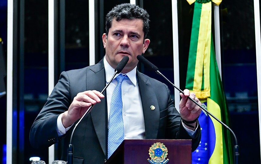 Lula sanciona projeto de Moro que endurece combate ao crime organizado