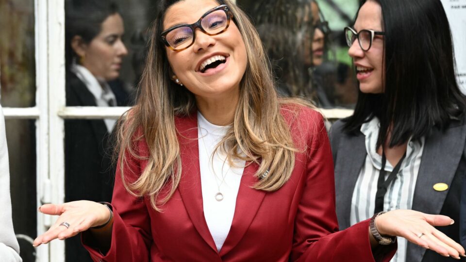 Governo escolhe Janja para representar o Brasil em Paris