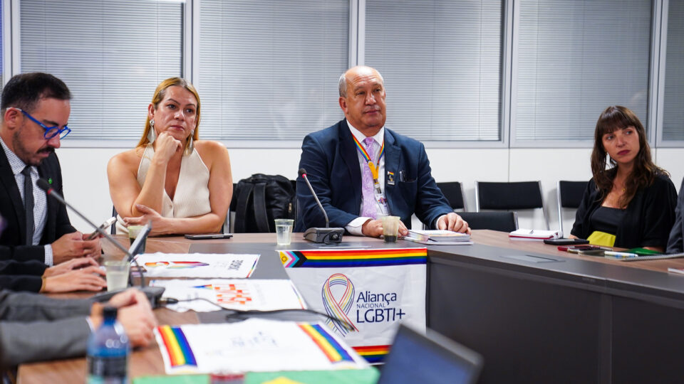 Governo lança plataforma para processar autores de postagens consideradas anti-LGBT