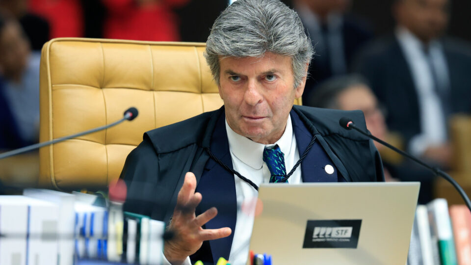 Fux pede para revisar voto antes de acórdão da condenação de Bolsonaro