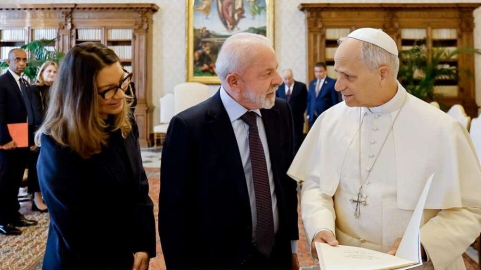 Lula e Janja encontram Papa Leão XIV na viagem a Roma