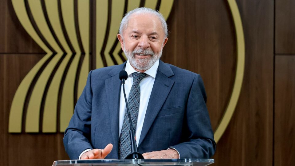 Lula diz que reunião com Trump não terá “assunto proibido” e pode ocorrer no domingo