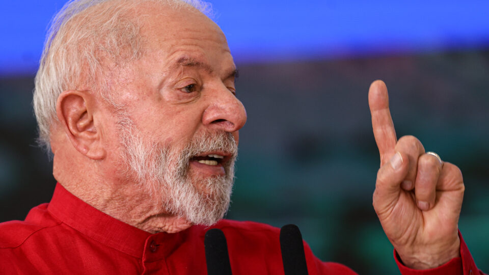Tom eleitoreiro em falas de Lula pode render multas por campanha antecipada para 2026