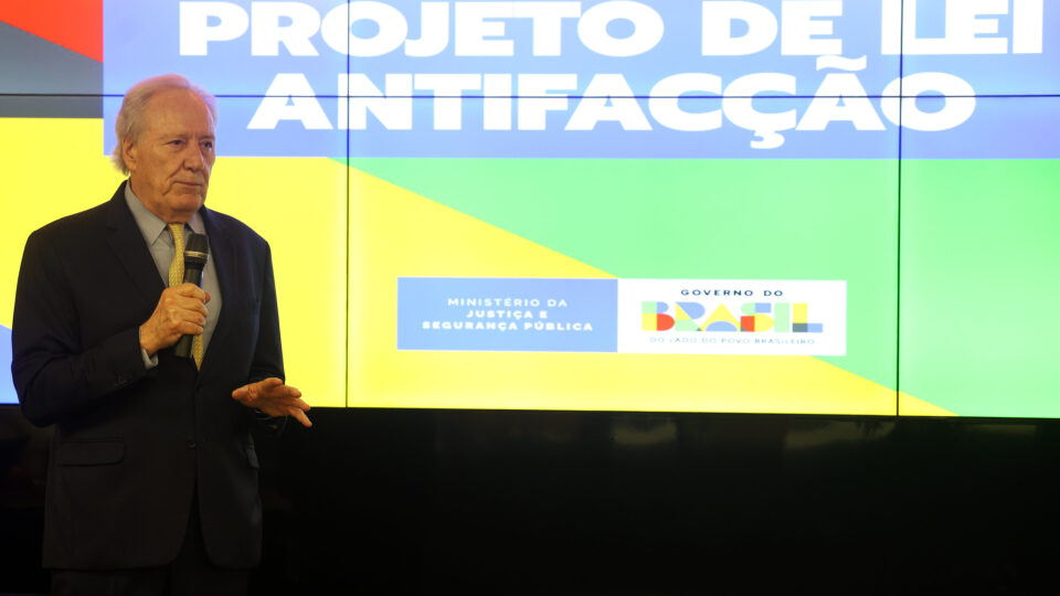 Lewandowski conclui projeto antifacção que endurece penas para crime organizado