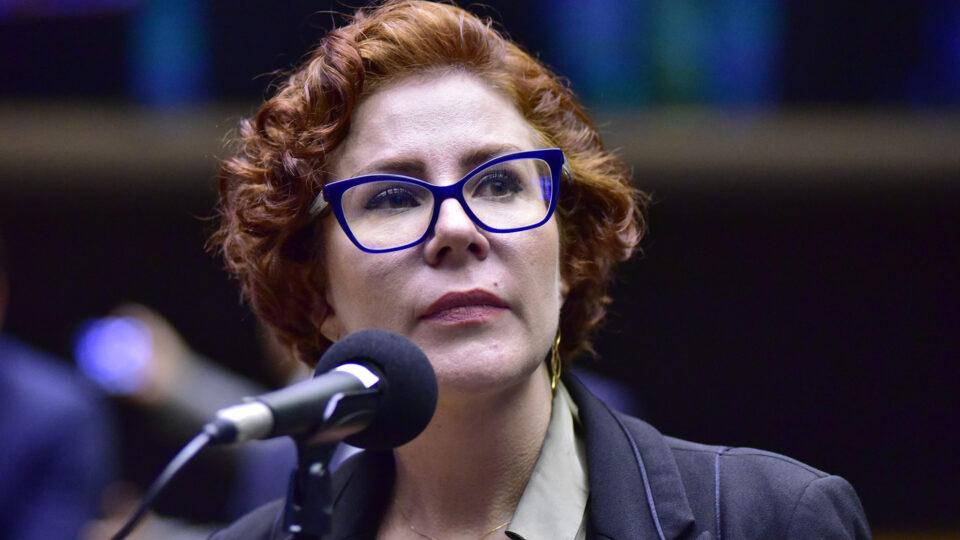 Ministério Público da Itália dá parecer favorável à extradição de Carla Zambelli, diz AGU