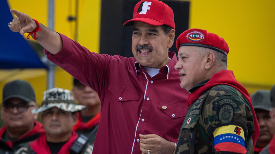 Rússia reconhece falha em sistema de defesa e diz ter nomes dos “traidores” de Maduro