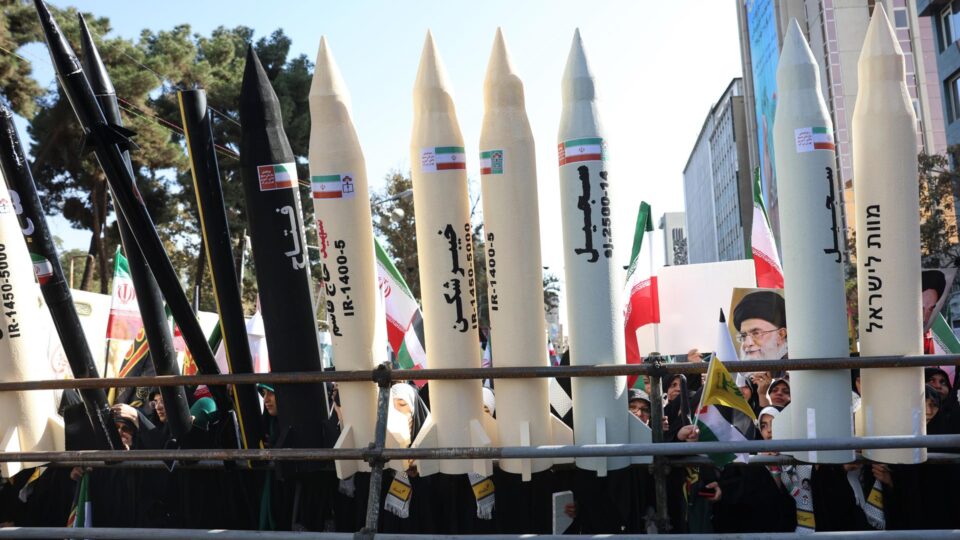 Irã ameaça bombardear bases dos EUA e aliados no Oriente Médio