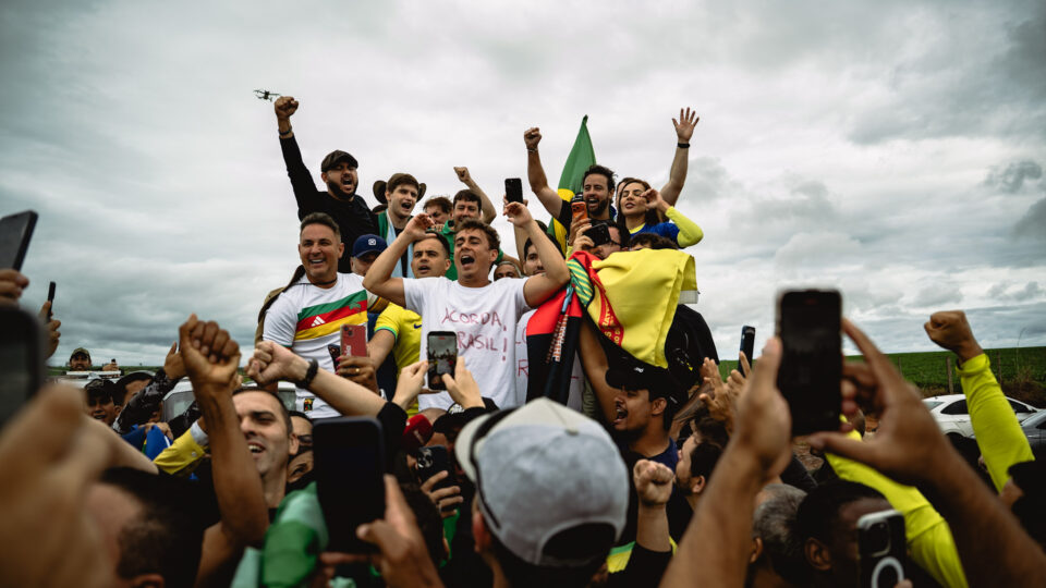 Quem é o influenciador esquerdista que aderiu à caminhada de Nikolas