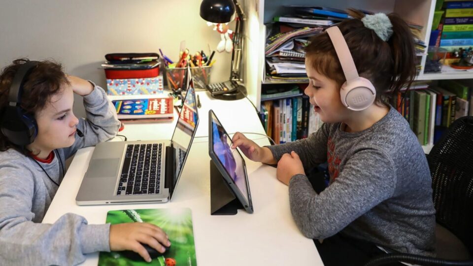 Como o excesso de telas está diminuindo a nossa capacidade de leitura