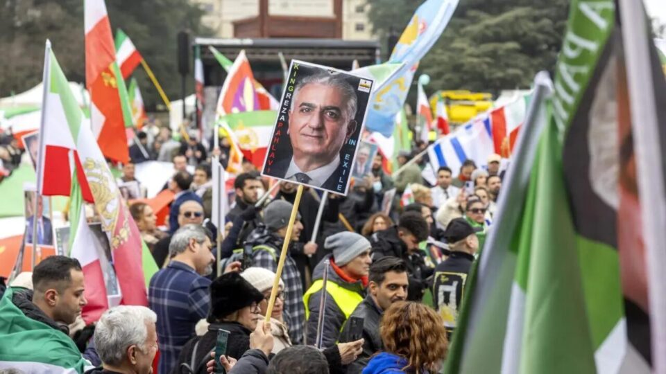 Mortes na repressão a protestos no Irã chegam a 5 mil