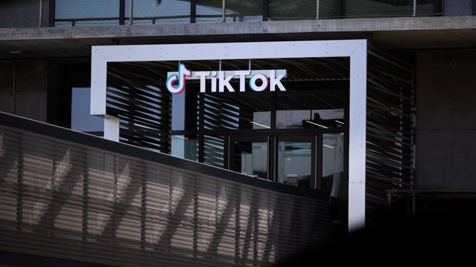 Trump diz que TikTok está nas mãos de “patriotas” após fechar acordo com a China