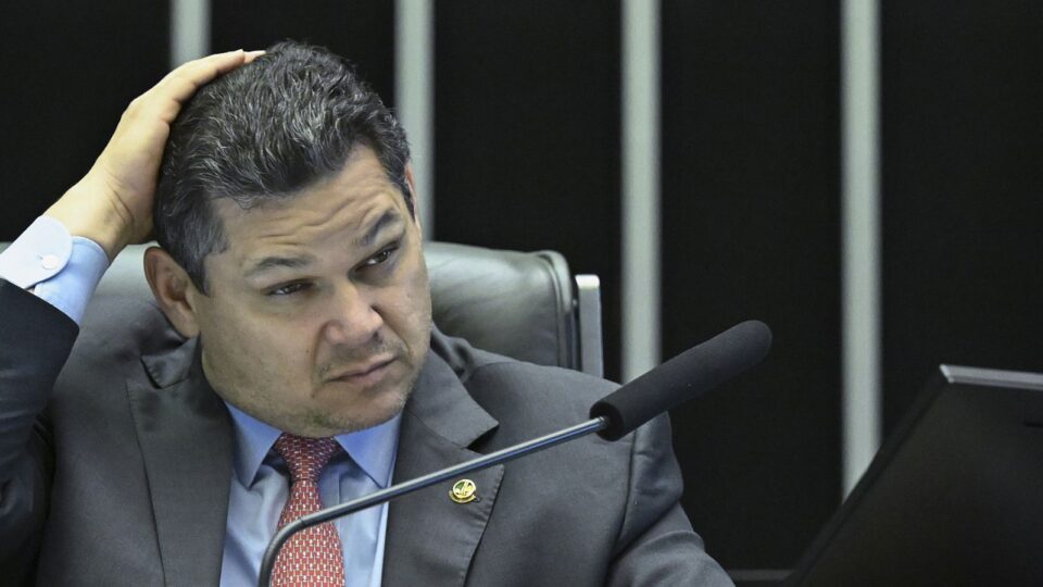 Derrubada do veto à dosimetria vira teste de força política para a oposição no Congresso