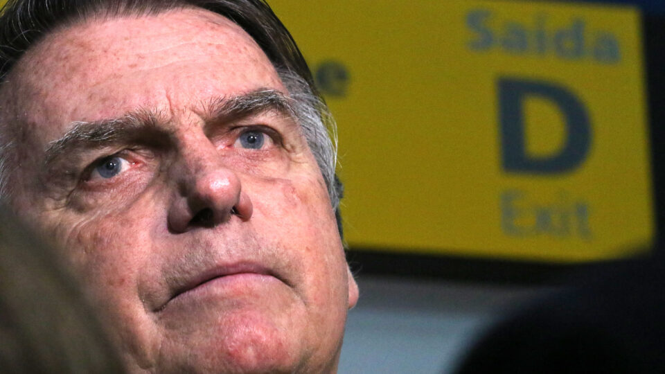 Defesa de Bolsonaro interpõe novo recurso para levar embargos ao plenário