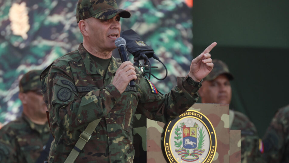 Forças Armadas devem ser fator decisivo na transição política da Venezuela