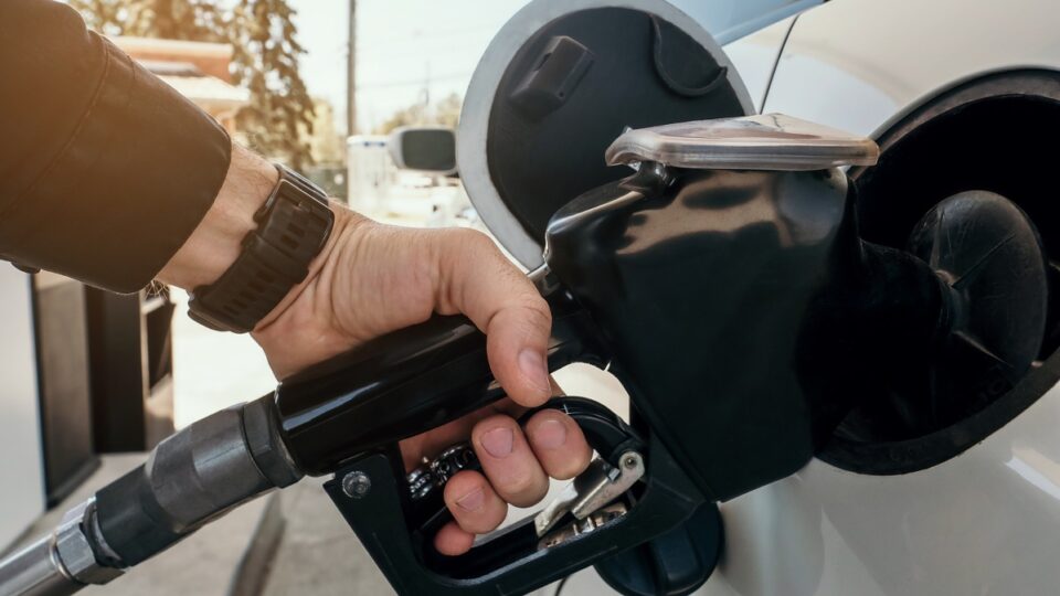 Petrobras reduz preço da gasolina em R$ 0,14 por litro às distribuidoras