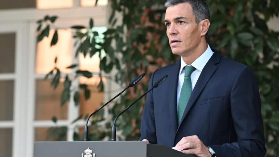 Sánchez alerta que invasão americana da Groenlândia beneficiaria Putin