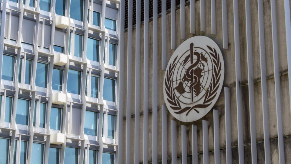 EUA anunciam saída efetiva da OMS e dizem que não pagarão cotas pendentes