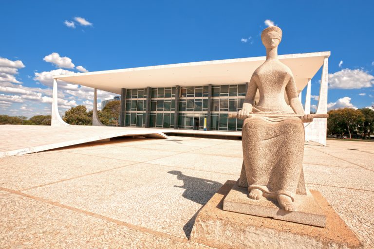 Lei reajusta adicional de qualificação do Judiciário federal
