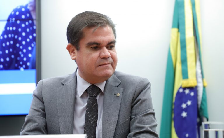 Projeto fixa regras para cancelamento, transferência e alterações de passagens aéreas