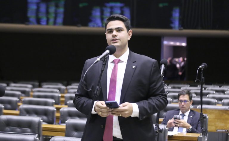 Comissão aprova projeto que amplia frota do transporte coletivo em dias de concurso público
