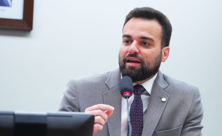 Comissão do Esporte aprova inclusão de rodeios e turfe em apostas online