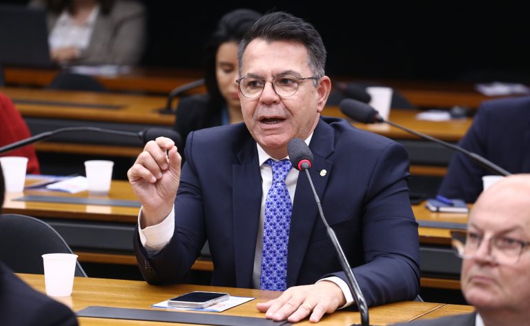 Comissão aprova criação de plataforma nacional com dados de alunos da educação básica