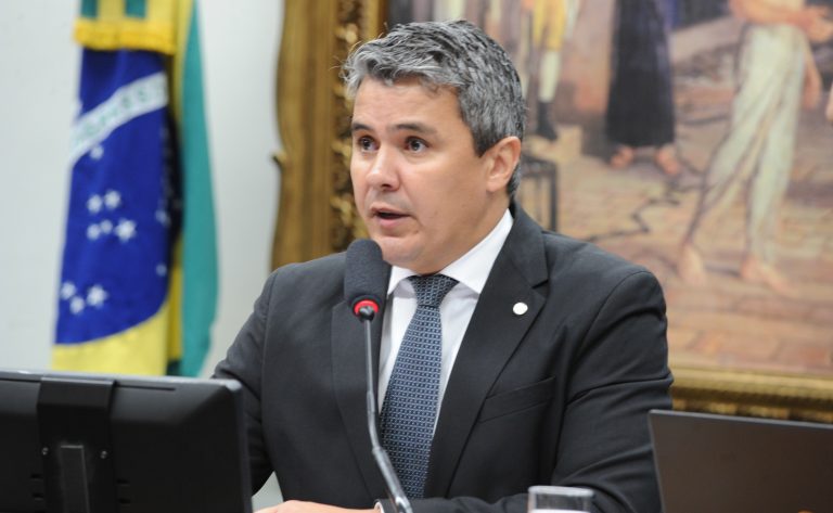 Comissão aprova obrigatoriedade de álcool em gel e cartazes sobre higiene em hospitais