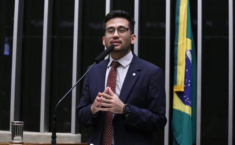 Projeto estabelece pena de prisão para quem reincidir em barulho excessivo de veículos